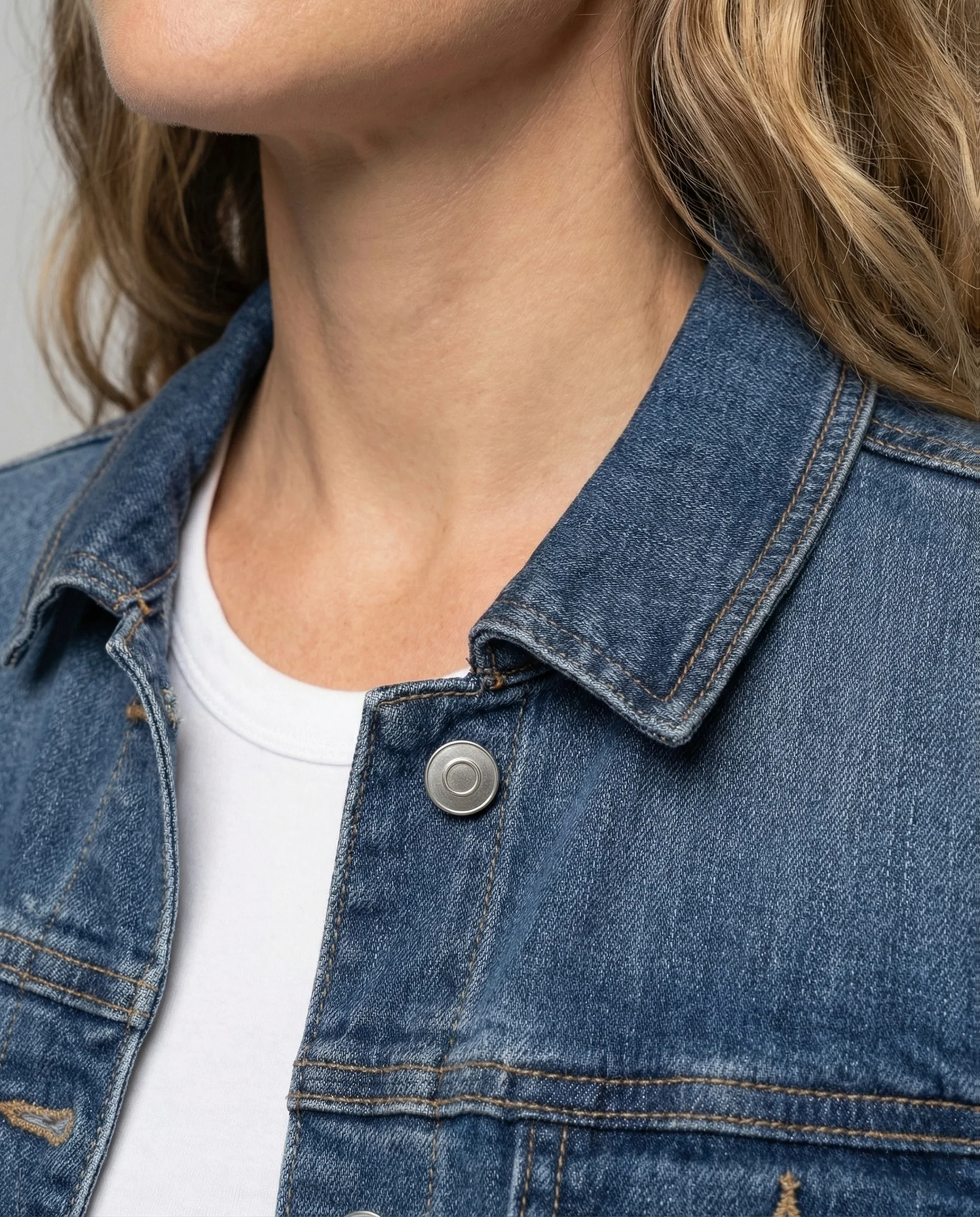 Damen Trucker Jeansjacke Tailliert - Image 3
