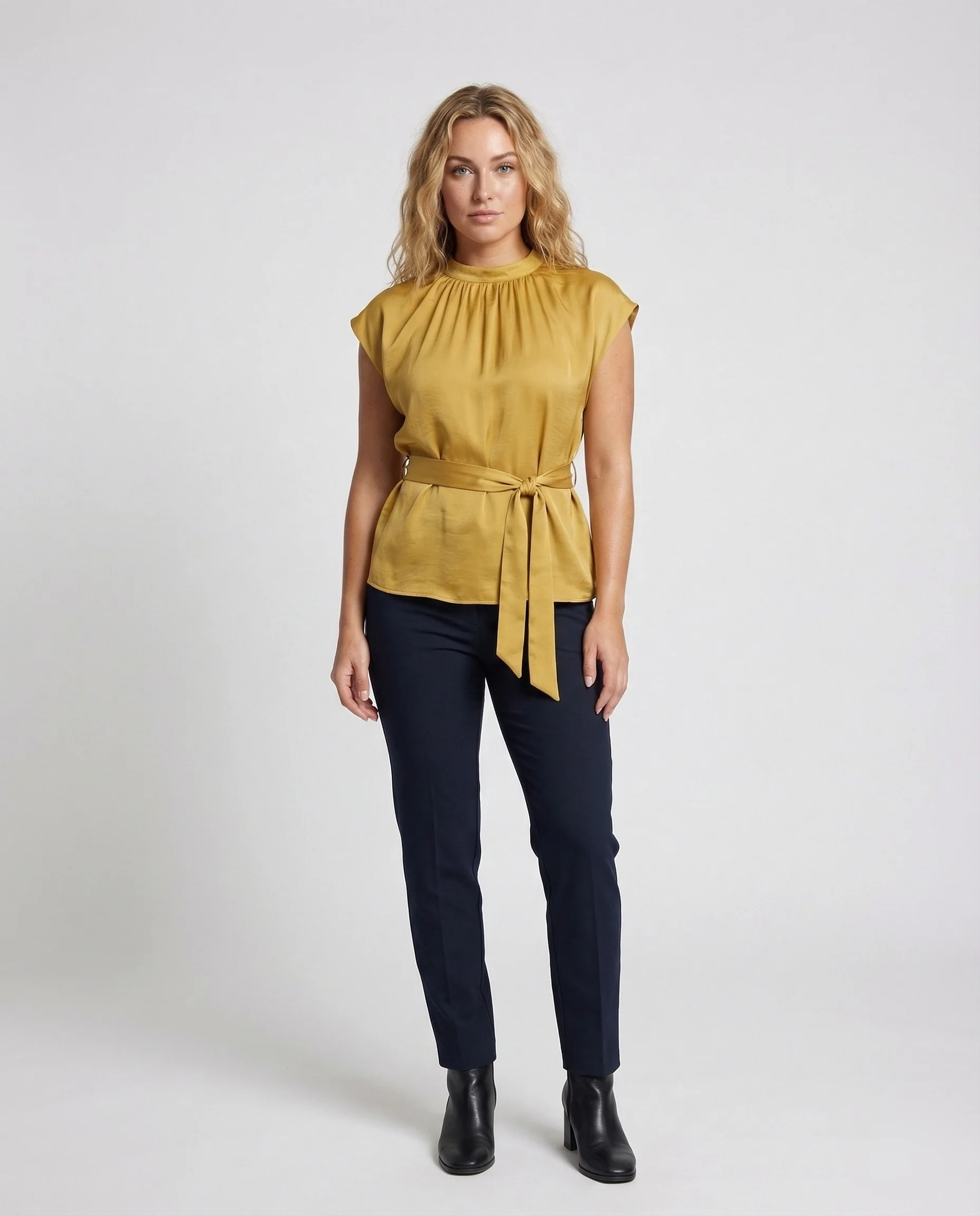 Damen Taillierte Satinbluse mit Fledermausärmeln