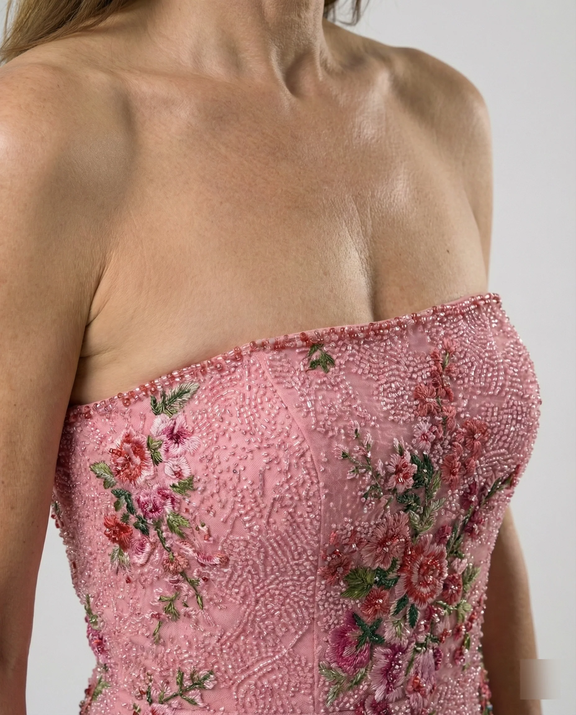Damen Abendkleid trägerlos mit Schlitz - Image 4