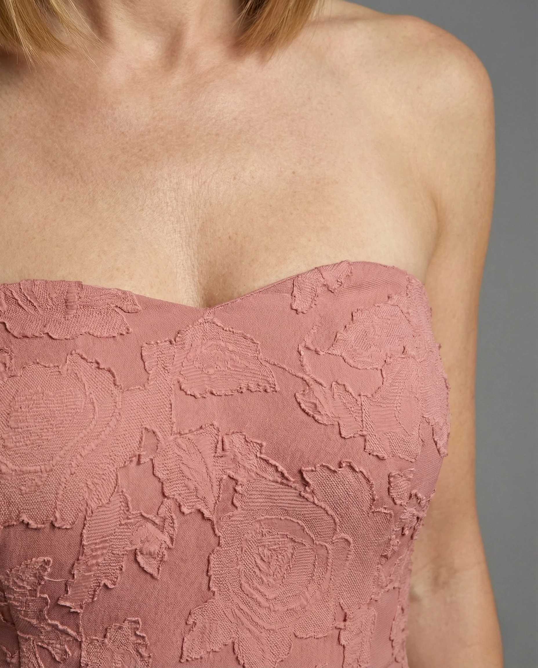 Damen Trägerloses Jacquard-Maxikleid mit Seitenschlitz - Image 3