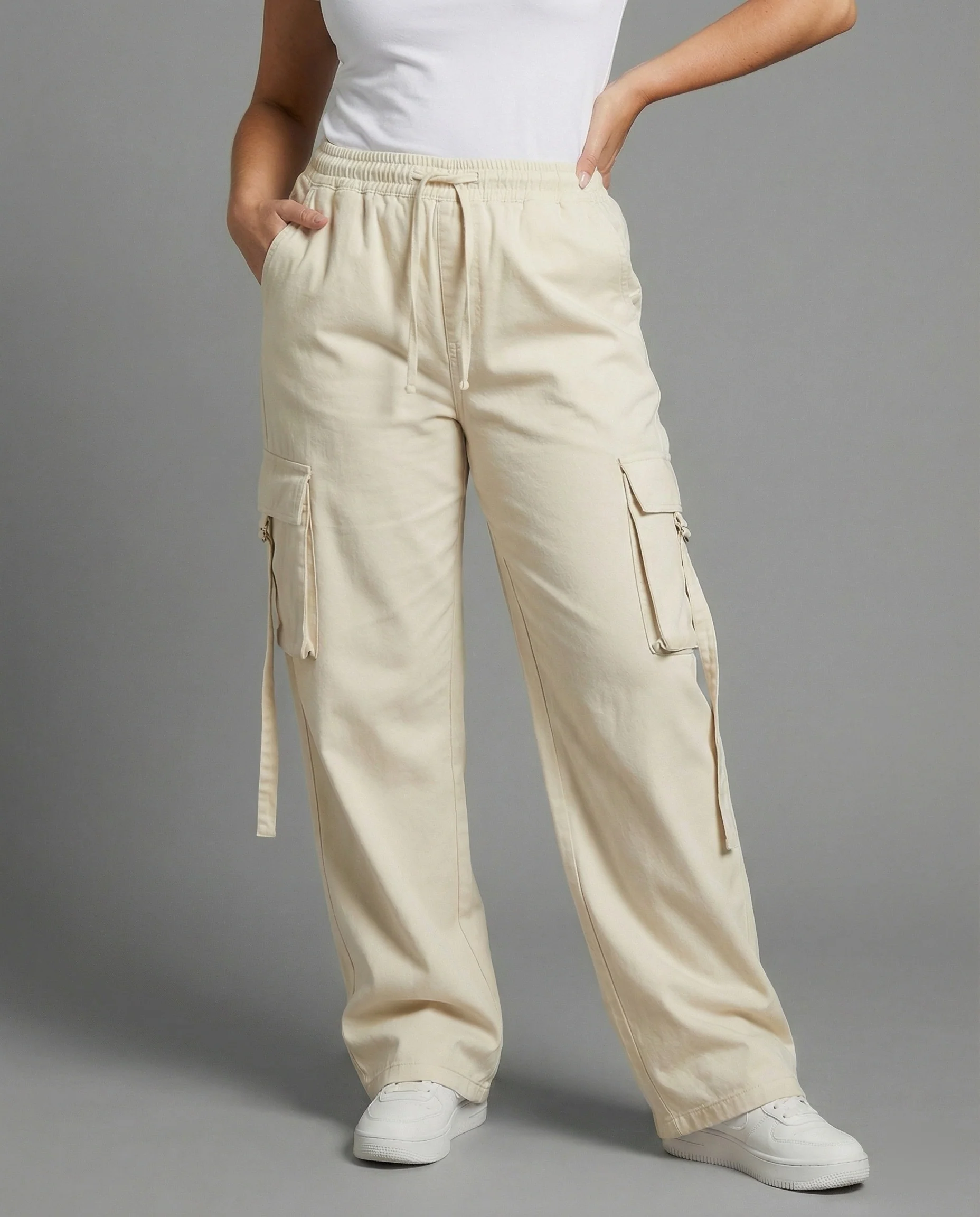 Ultraweite Cargohose mit hohem Elastikbund, Mehrfachklappentaschen und verstellbarem Beinabschluss Heidi-Mode
