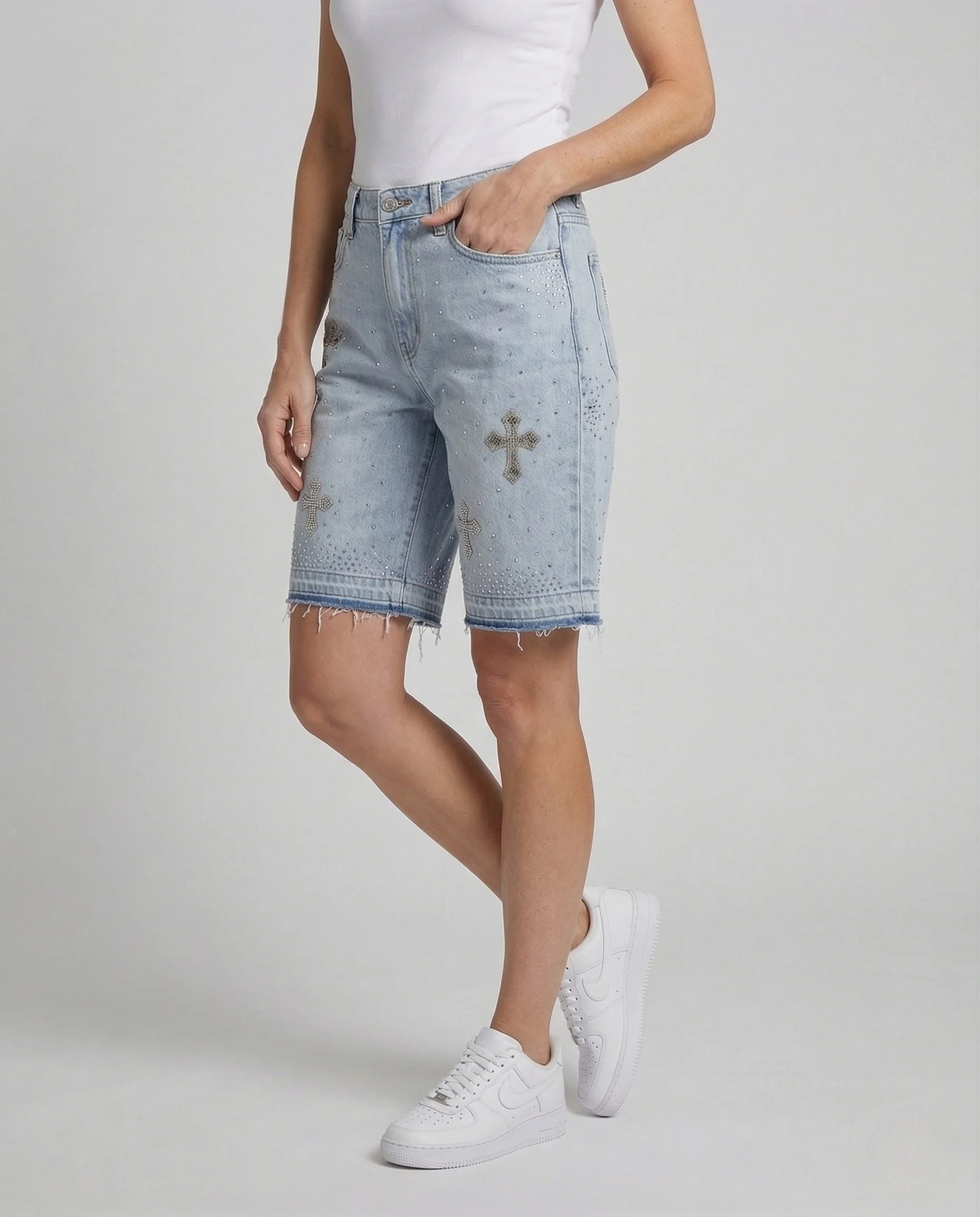 Damen Denim Bermuda mit Strasskreuz und Fransen - Image 2