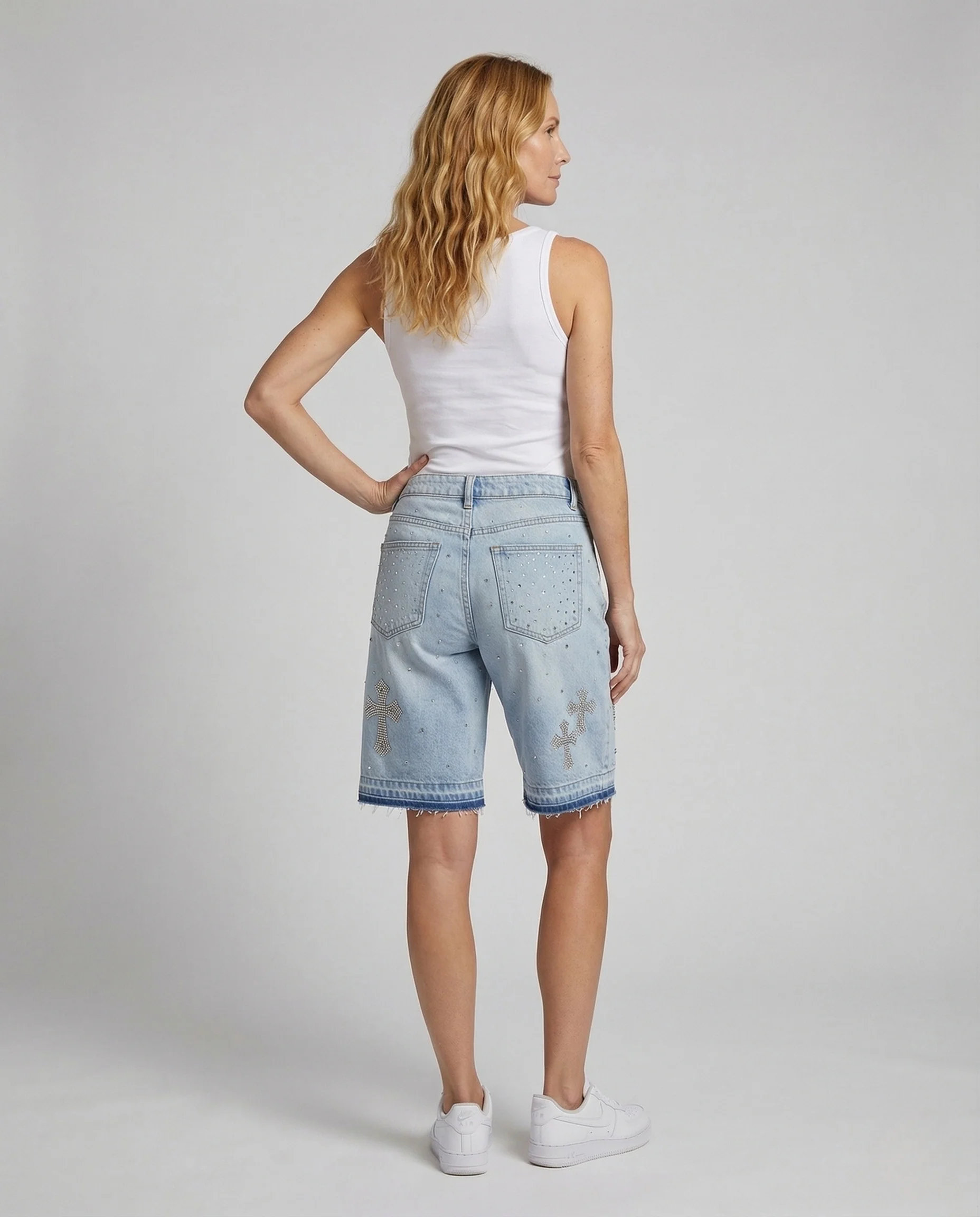 Damen Denim Bermuda mit Strasskreuz und Fransen - Image 4