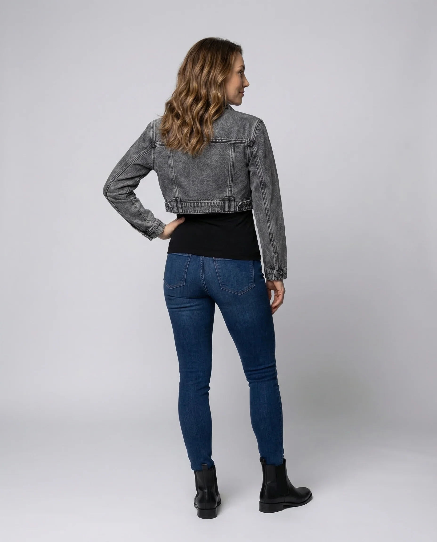 Damen Jeansjacke Cropped Tailliert - Image 4