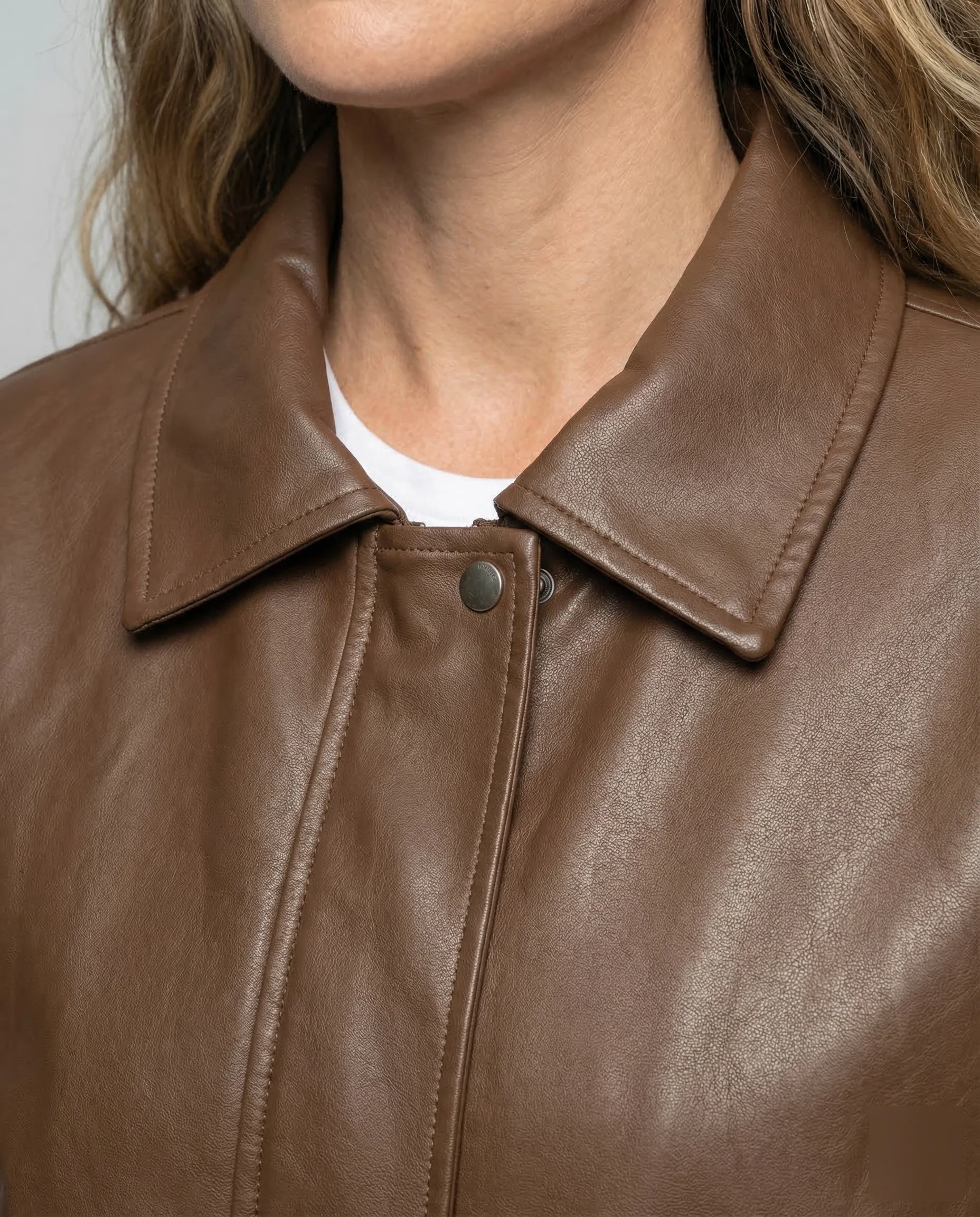 Damen Lederoptik-Bomberjacke Hemdkragen - Image 3