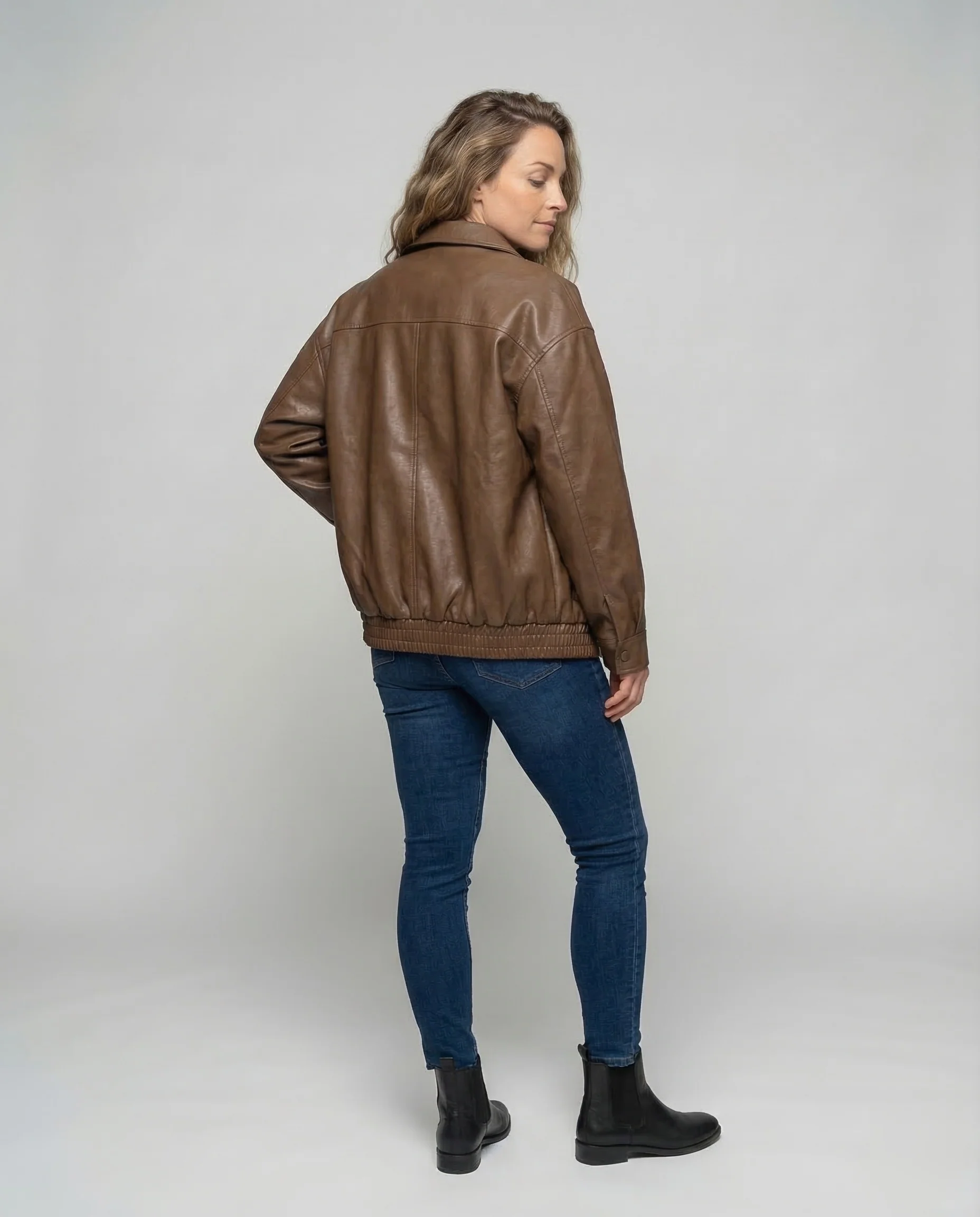 Damen Lederoptik-Bomberjacke Hemdkragen - Image 4
