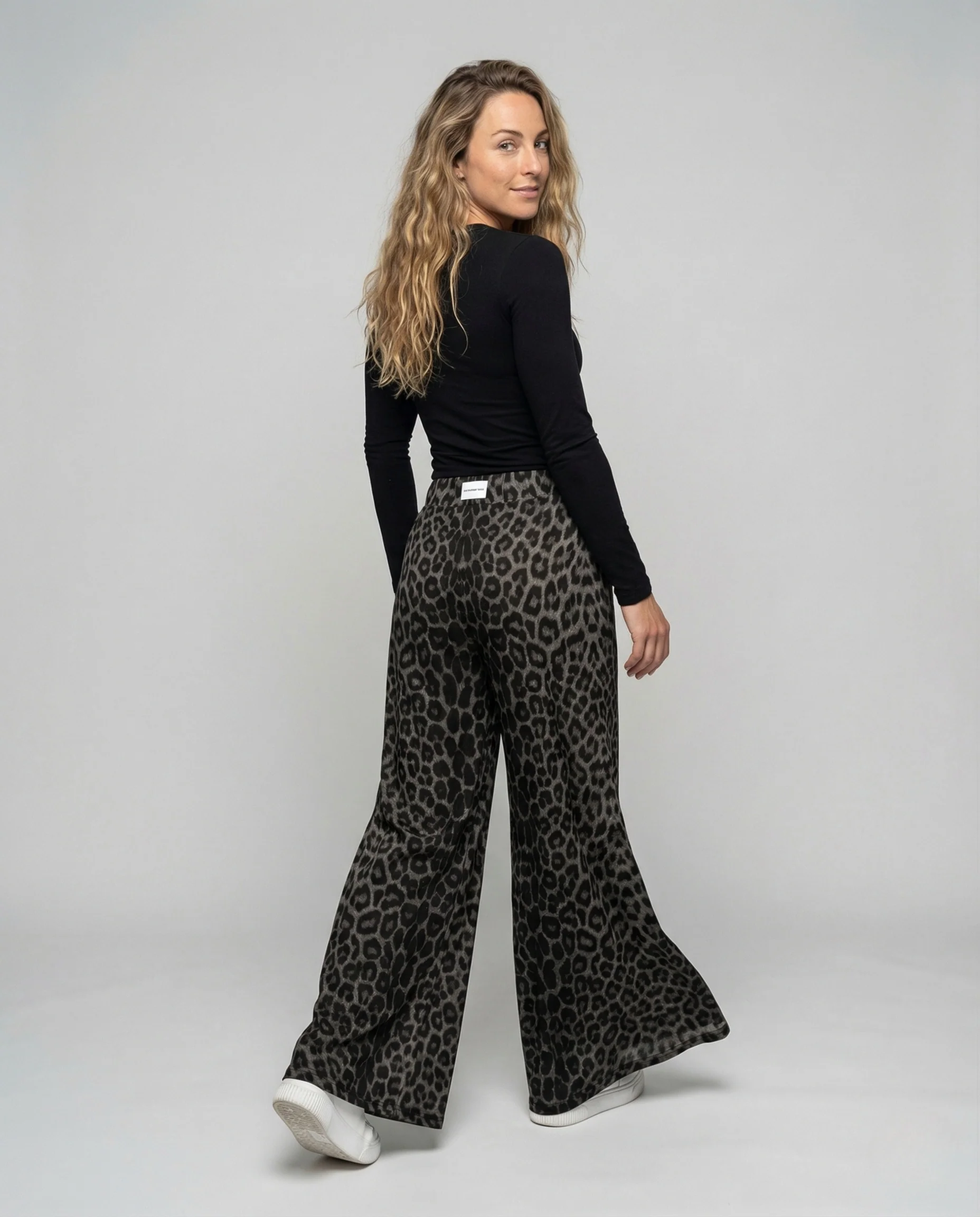 Damen Palazzo Hose Satin Animal Print - Image 4