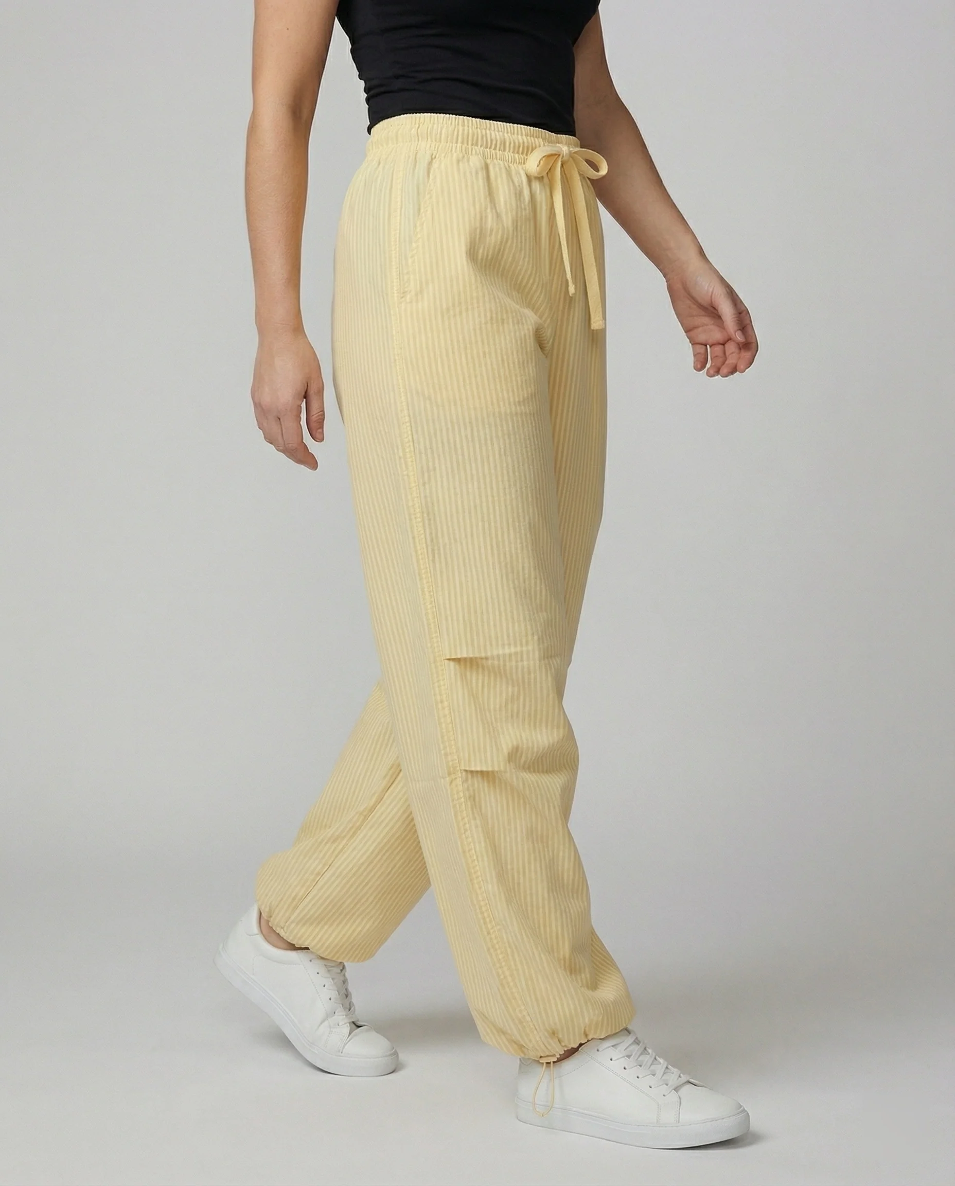 Weite Relax-Ballonhose mit elastischem Tunnelzugbund und tiefem Schritt Heidi-Mode - Image 2