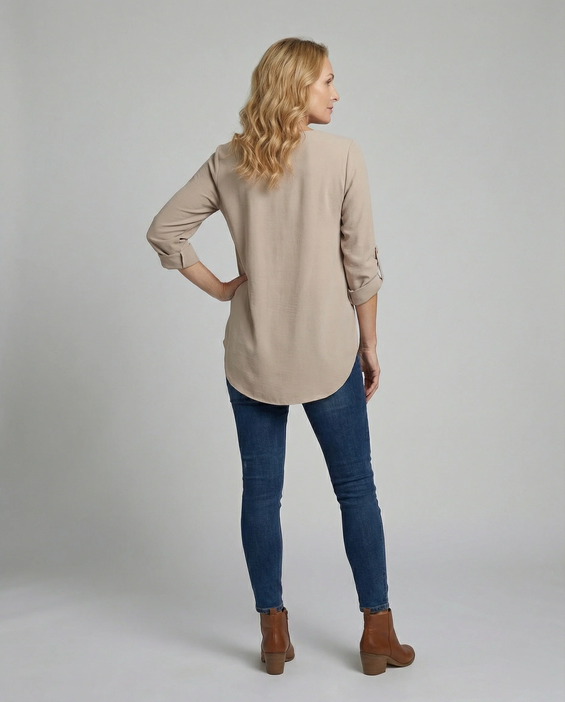 Tunika Bluse Damen mit Umschlagärmeln - Image 3