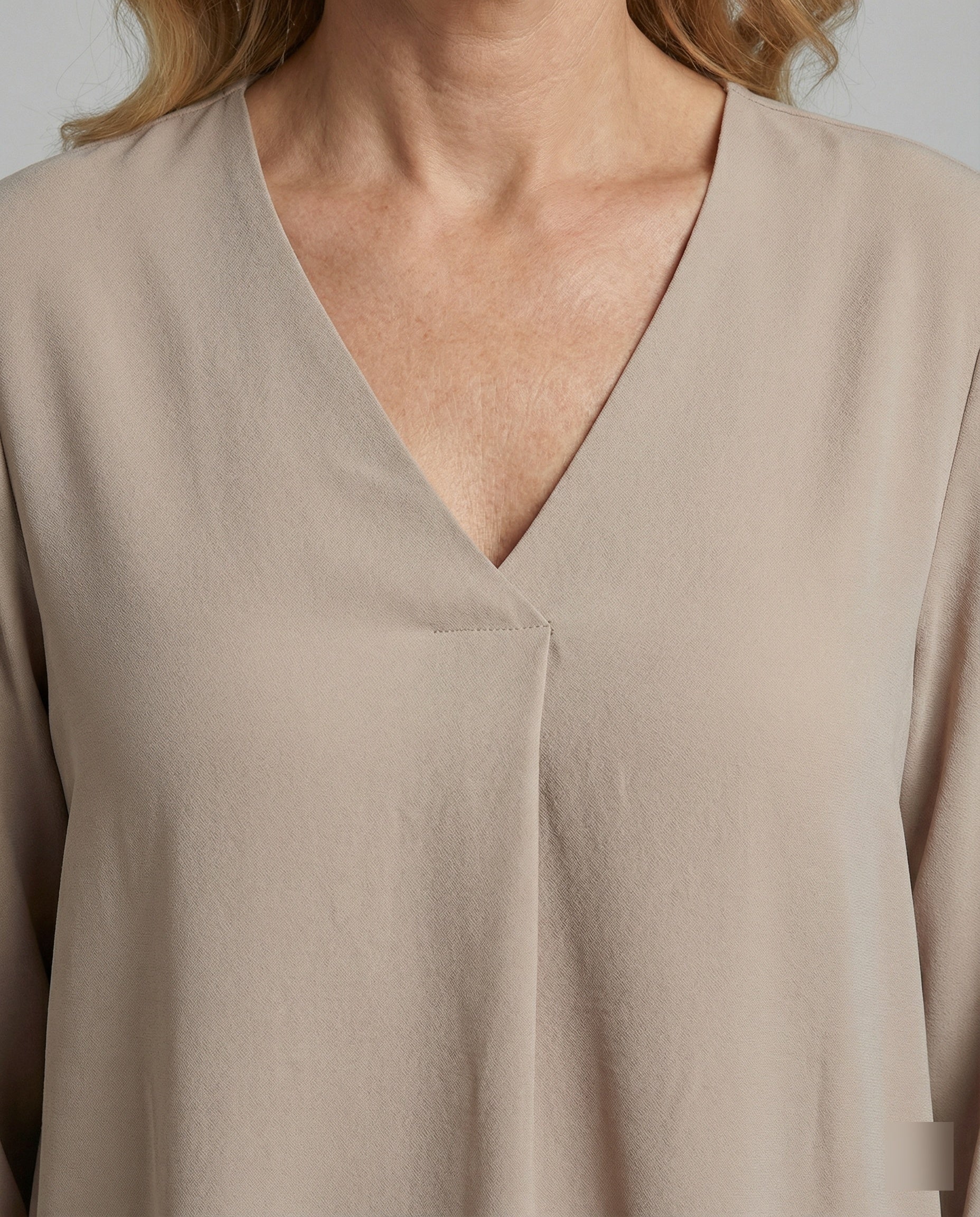 Tunika Bluse Damen mit Umschlagärmeln - Image 4