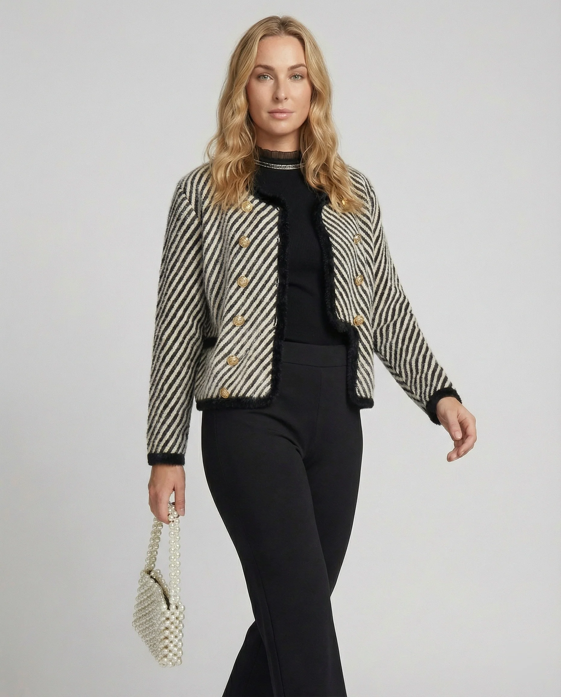 Zweiteiliges Bouclé-Set mit kurzer Strickjacke und Feinstrick-Midirock Heidi Mode - Image 4