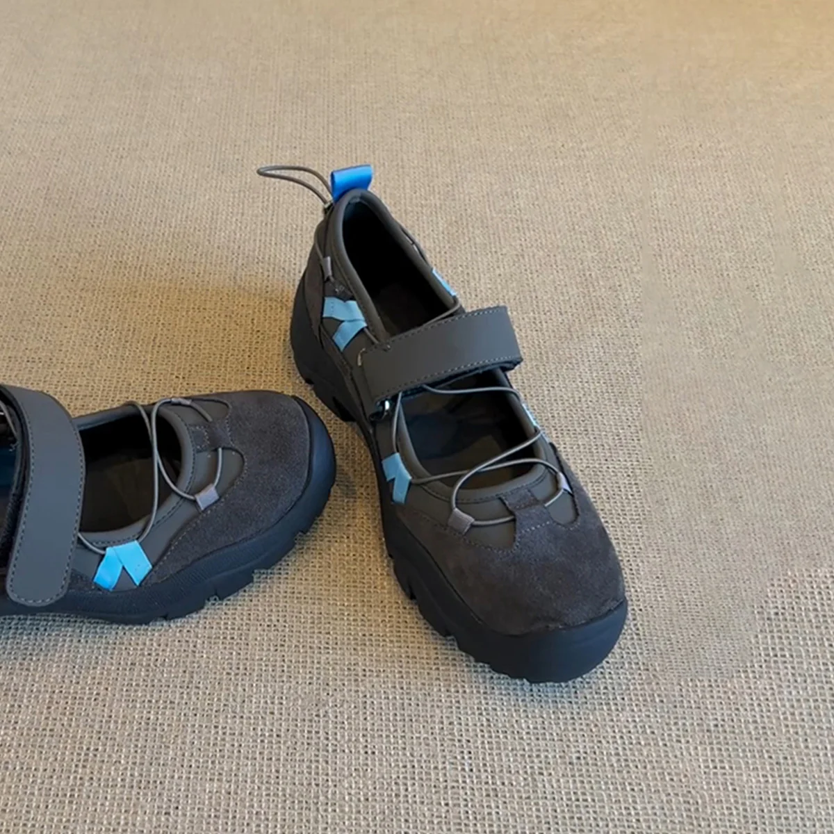 Damen Outdoor-Schuhe mit praktischem Velcro-Verschluss und atmungsaktivem Obermaterial Heidi Mode - Image 3