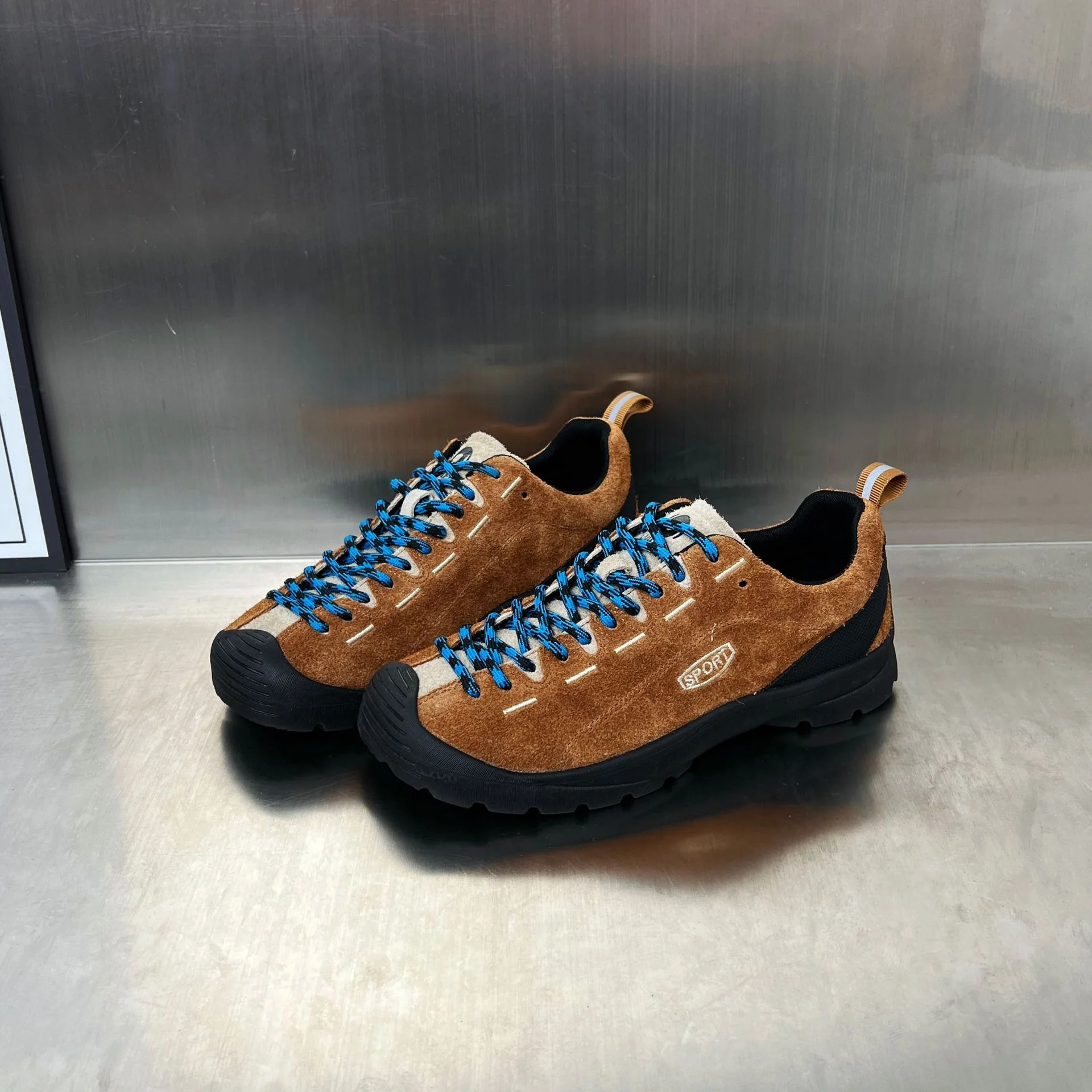Damen Outdoor-Sneaker mit robustem Profil und atmungsaktiver Oberfläche Heidi Mode