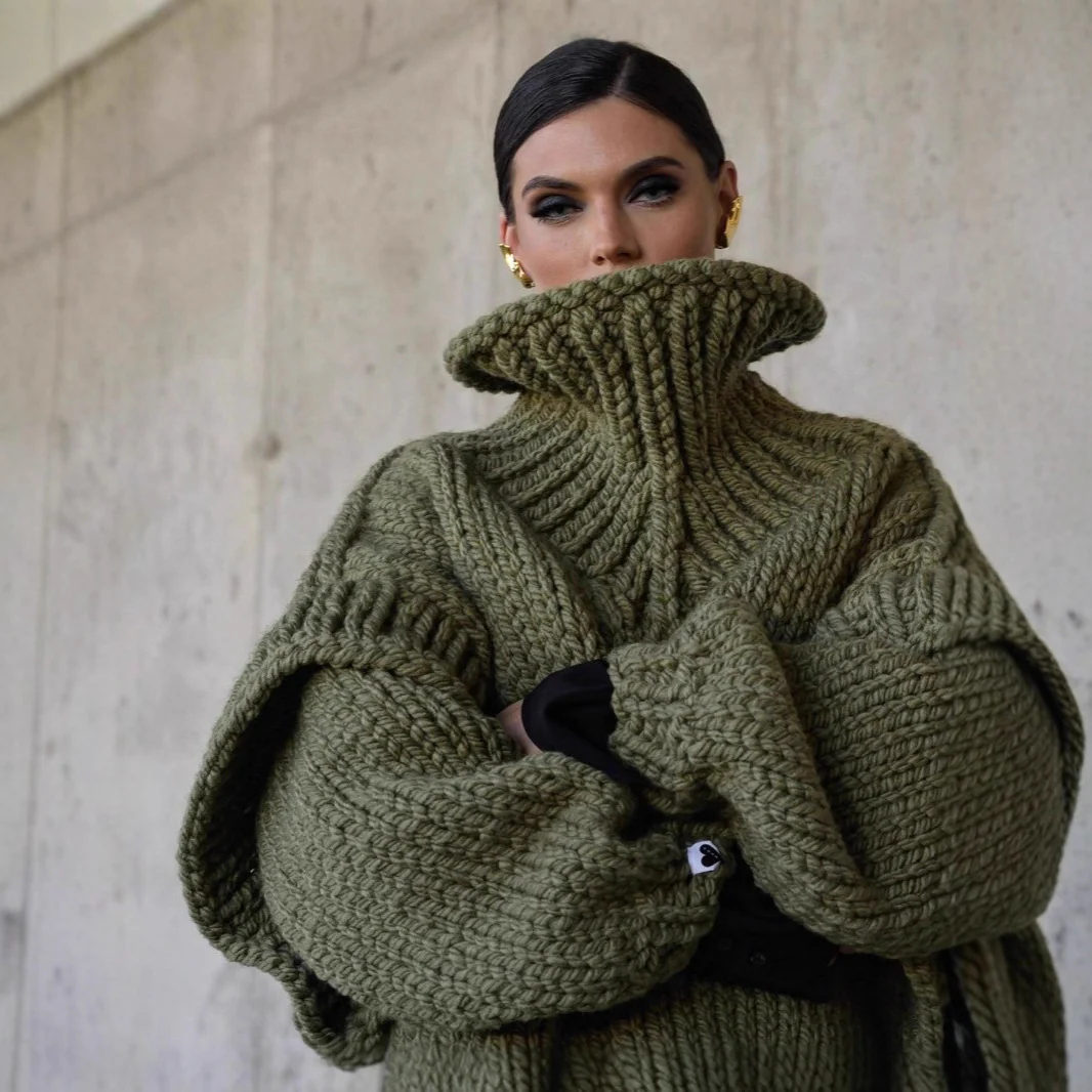 Damen Oversized Strickpullover mit hohem Kragen und voluminösen Ärmeln Heidi-Mode - Image 3