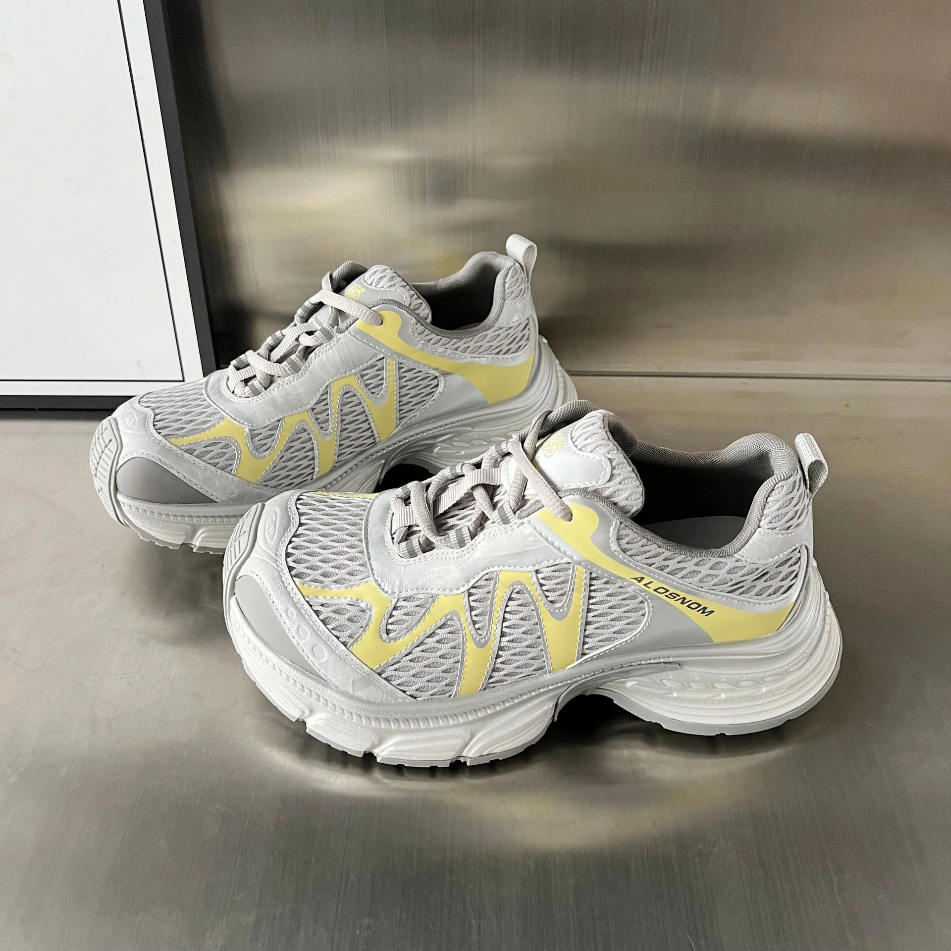 Damen Performance Sneakers mit innovativer Mesh-Oberfläche und dämpfendem Fußbett Heidi Mode - Image 7