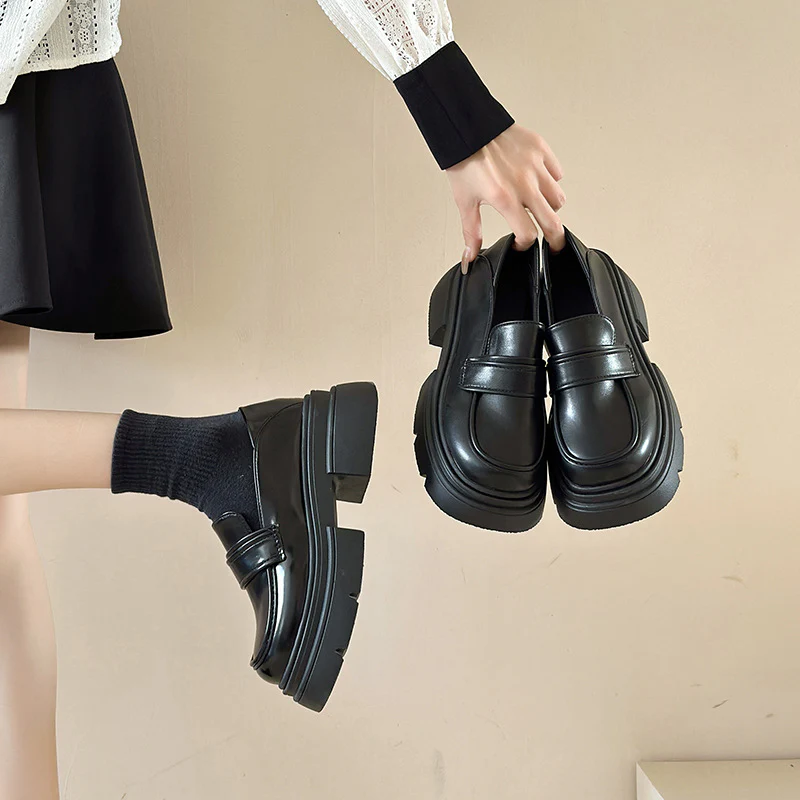 Damen Plateau-Lederschuhe mit modischem Detail und robuster Sohle Heidi Mode - Image 3