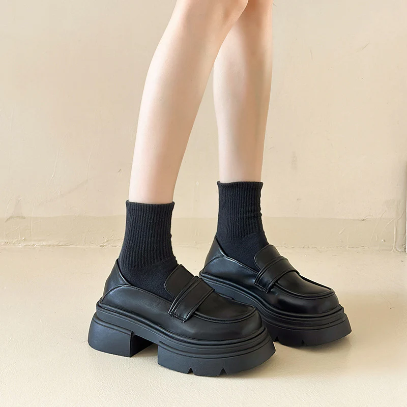Damen Plateau-Lederschuhe mit modischem Detail und robuster Sohle Heidi Mode - Image 4