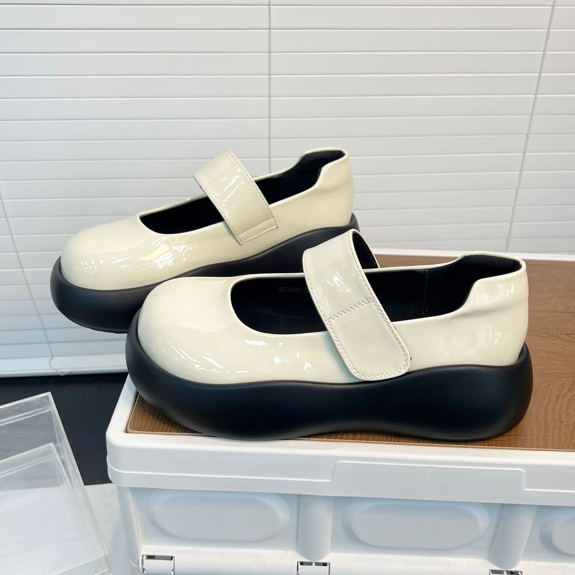 Damen Plateau Schnürschuhe mit praktischem Klettverschluss und trendigem Design Heidi Mode - Image 7