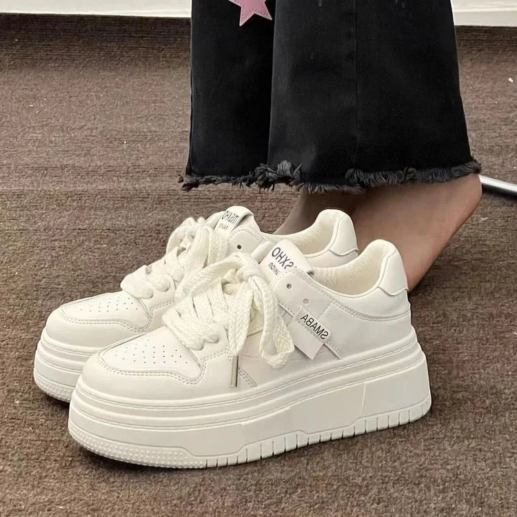 Damen Plateau-Sneaker mit modernem Design und trendiger Sohlentechnologie Heidi Mode - Image 4