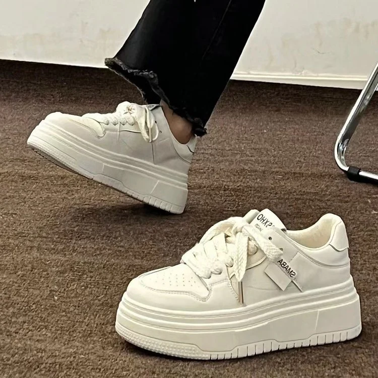 Damen Plateau-Sneaker mit modischem Design und bequemer Dämpfung Heidi Mode - Image 3