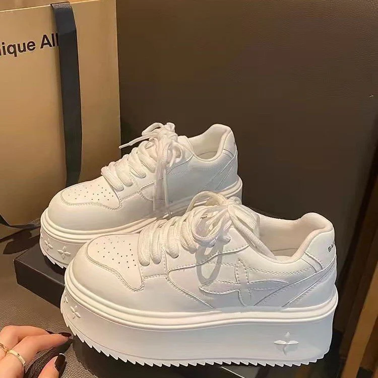 Damen Plateau-Sneaker mit modischem Design und dämpfender Sohle Heidi Mode