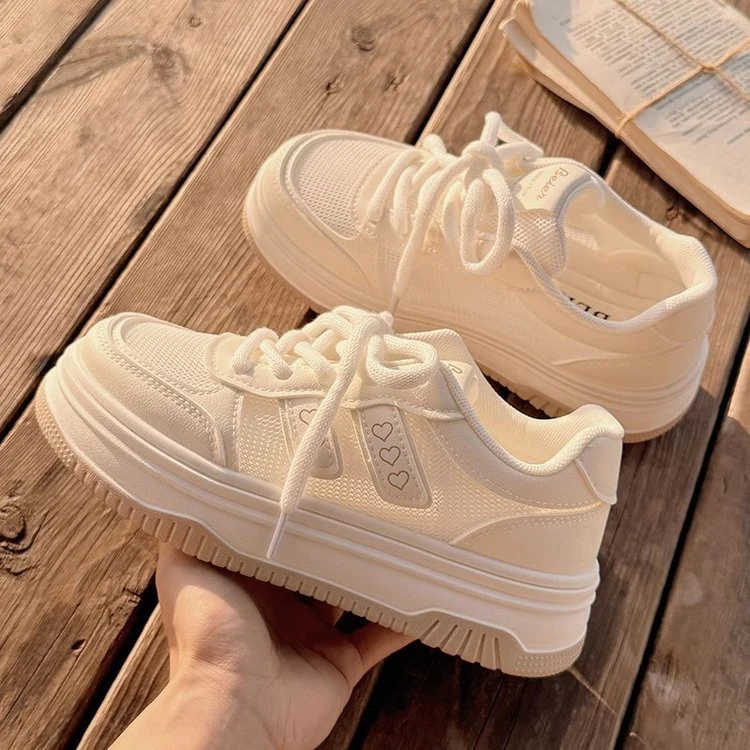 Damen Plateau-Sneaker mit modischem Herz-Design und dämpfender Sohle Heidi Mode - Image 2