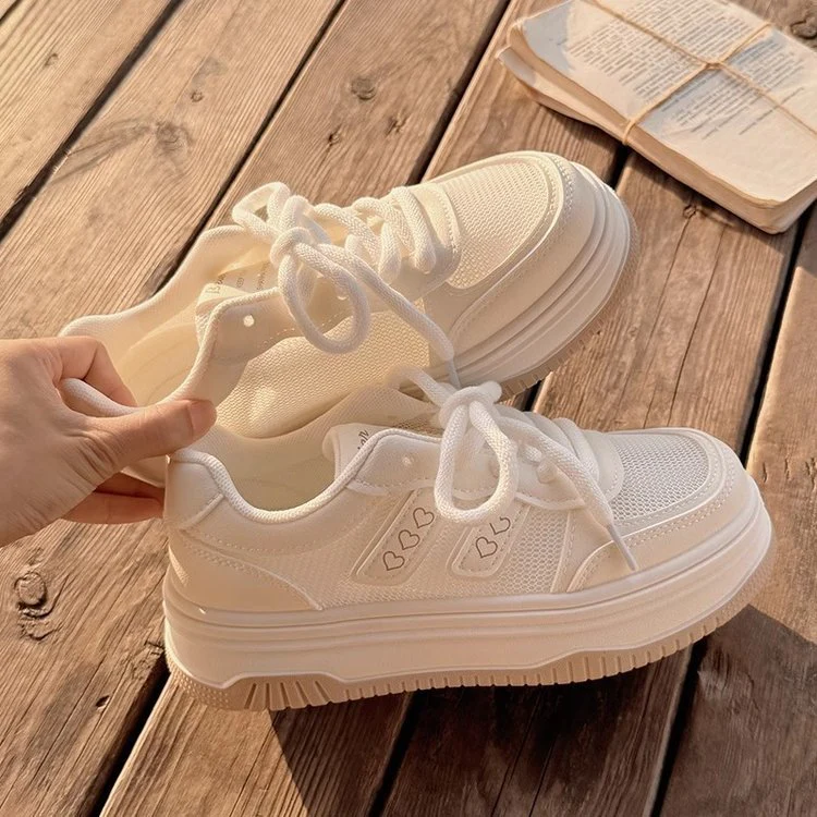 Damen Plateau-Sneaker mit modischem Herz-Design und dämpfender Sohle Heidi Mode - Image 3