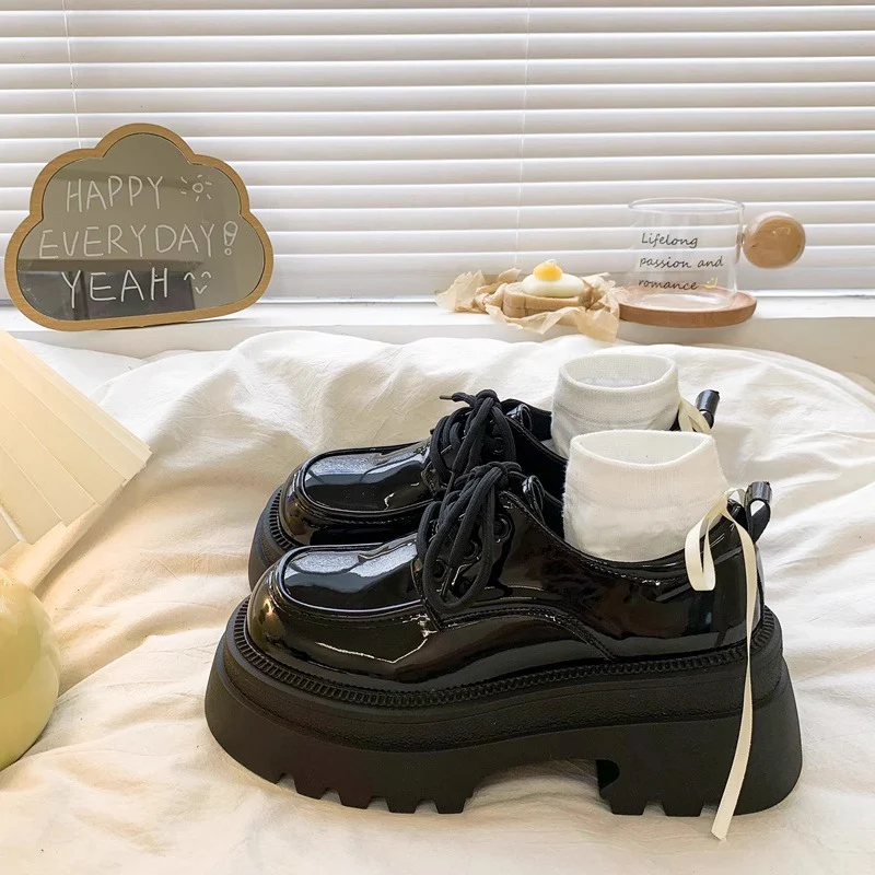 Damen Plateau-Sneaker mit robustem Sohlenprofil und stilvollem Design Heidi Mode - Image 2