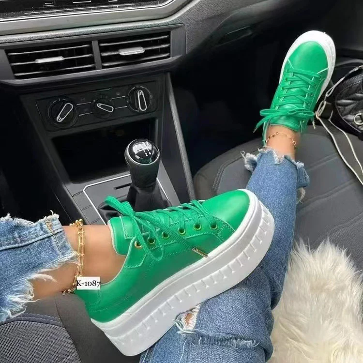 Damen Plateau Sneakers mit elastischem Obermaterial und modischen Applikationen Heidi Mode - Image 4
