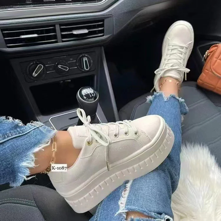 Damen Plateau Sneakers mit elastischem Obermaterial und modischen Applikationen Heidi Mode - Image 7
