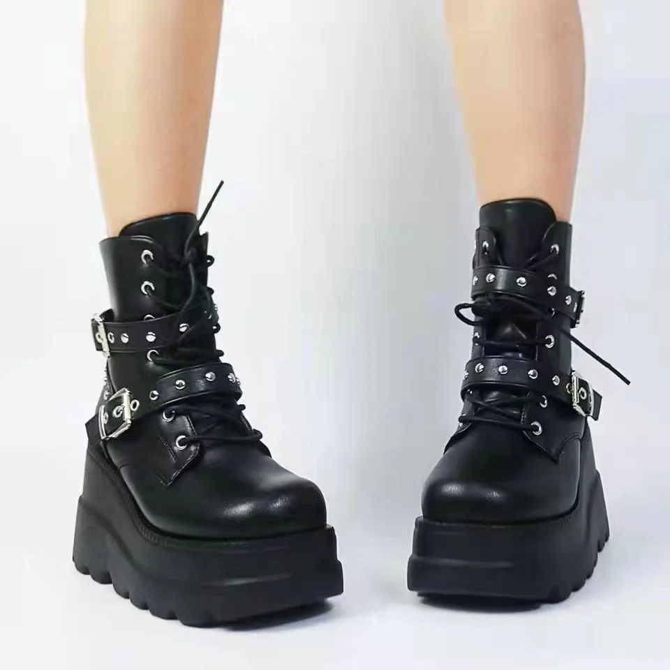 Damen Plateau-Stiefeletten mit modischen Schnallen und robuster Sohle Heidi Mode