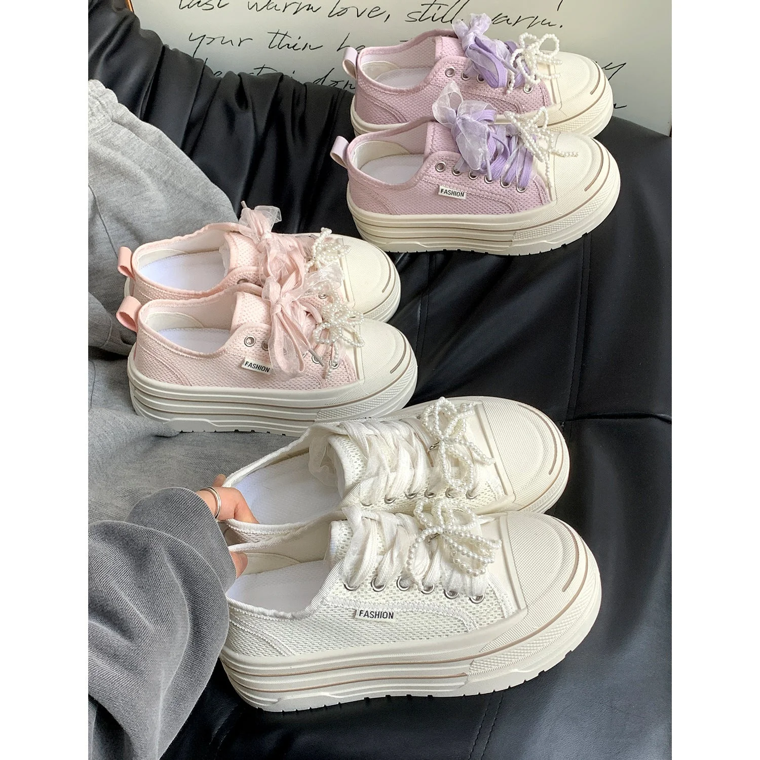 Damen Plateausneaker mit Modischem Mesh-Obermaterial und Trendigen Perlendetails Heidi-Mode - Image 4