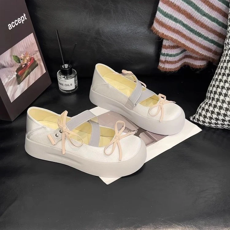 Damen Plateausneaker mit verstellbarem Riemen und dekorativen Schleifendetails Heidi Mode