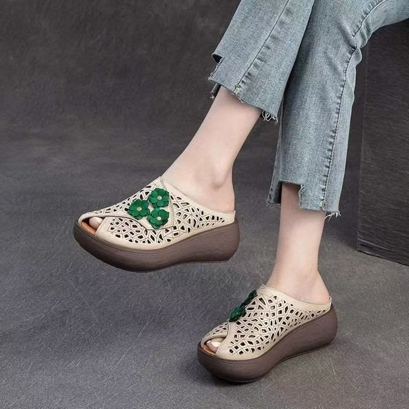 Damen Plattform-Sandalen mit floralen Details und luftiger Struktur Heidi Mode
