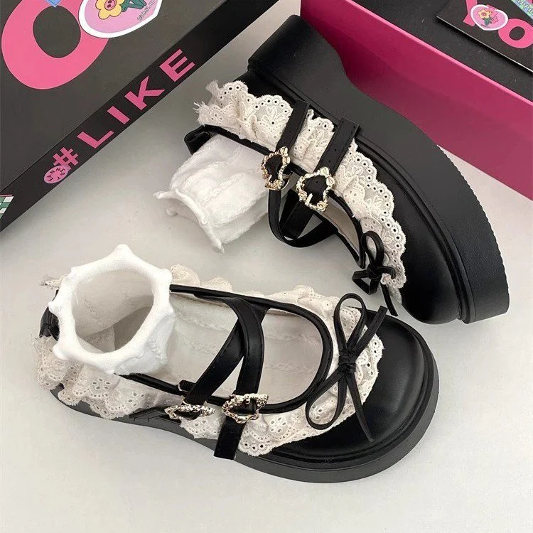 Damen Plattform-Sandalen mit verspieltem Spitzendetail und elegantem Riemenverschluss Heidi Mode - Image 3