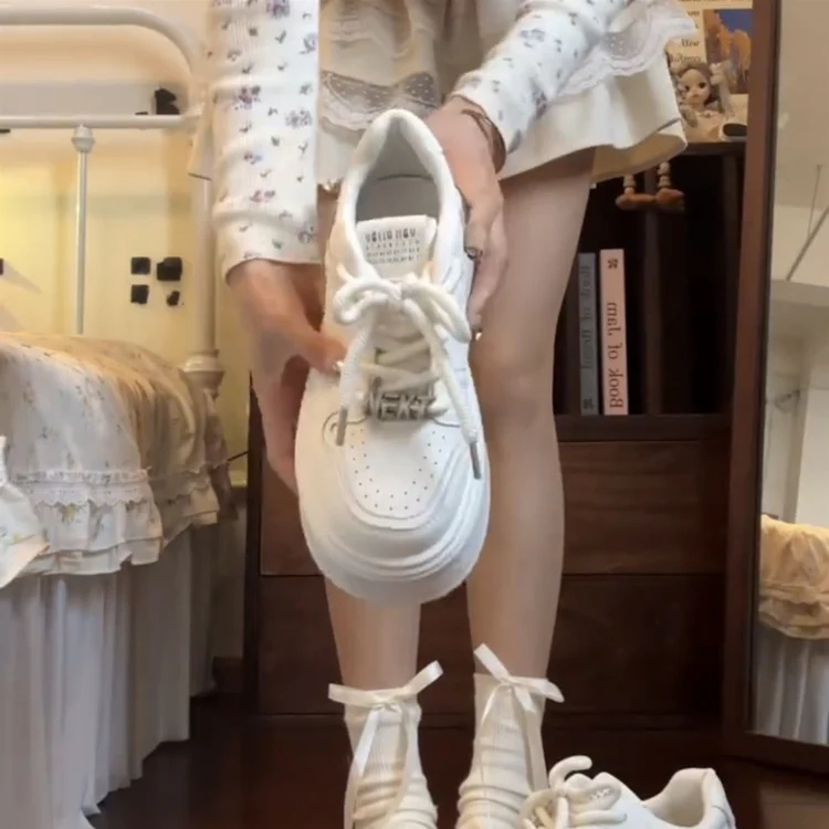Damen Plattform-Sneaker mit atmungsaktiven Einsätzen und eleganter Schnürung Heidi Mode - Image 5