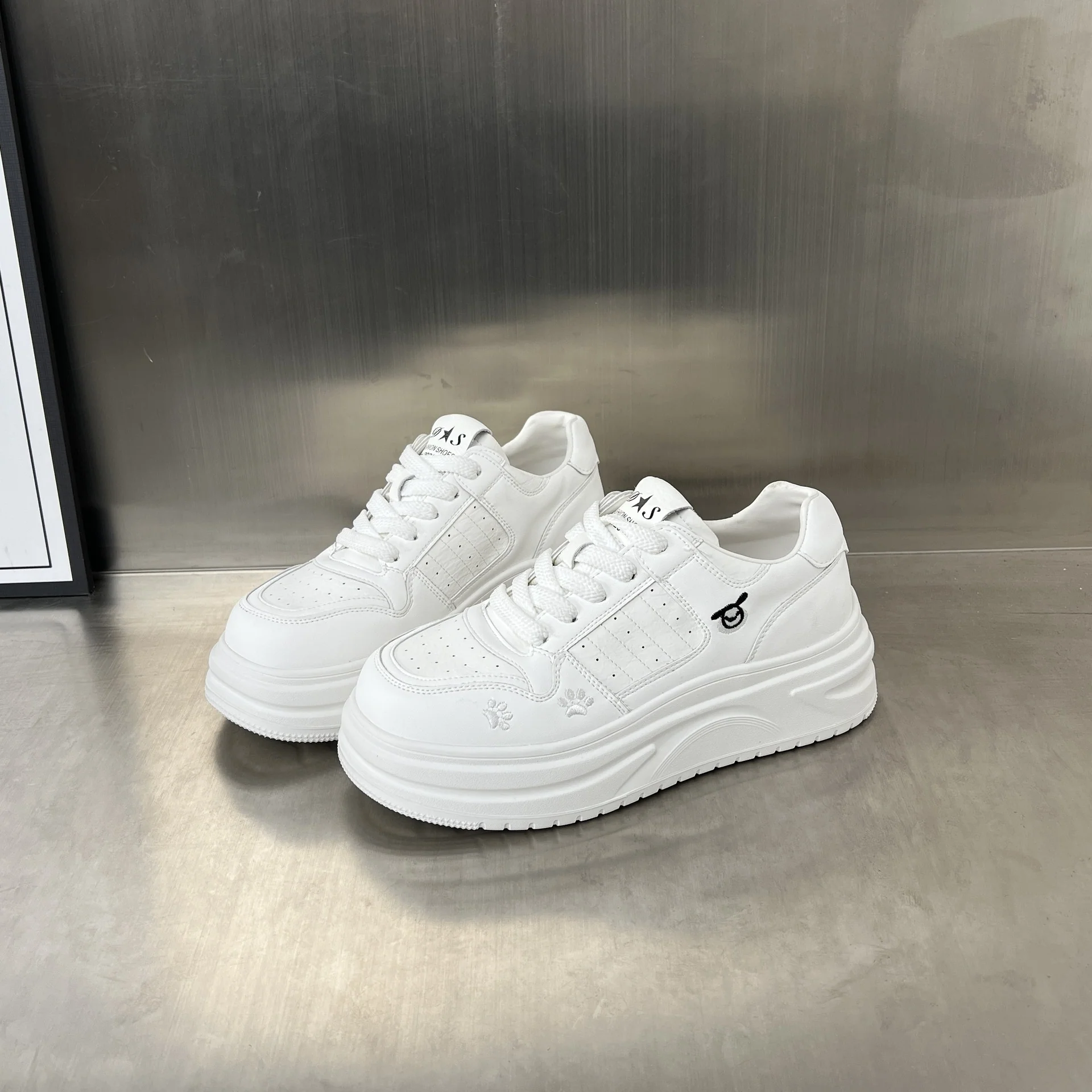Damen Plattform Sneaker mit dämpfender Sohle und atmungsaktivem Obermaterial Heidi Mode - Image 6