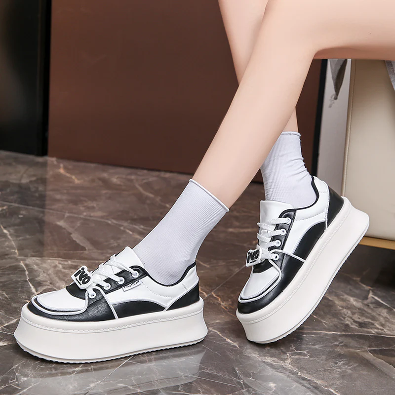 Damen Plattform-Sneaker mit modernem Design und ausgeprägtem Sohlenprofil Heidi Mode