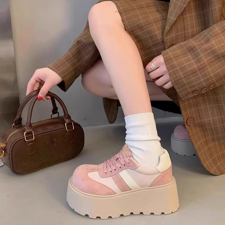 Damen Plattform-Sneaker mit modischem Veloursleder und ergonomischer Sohle Heidi Mode