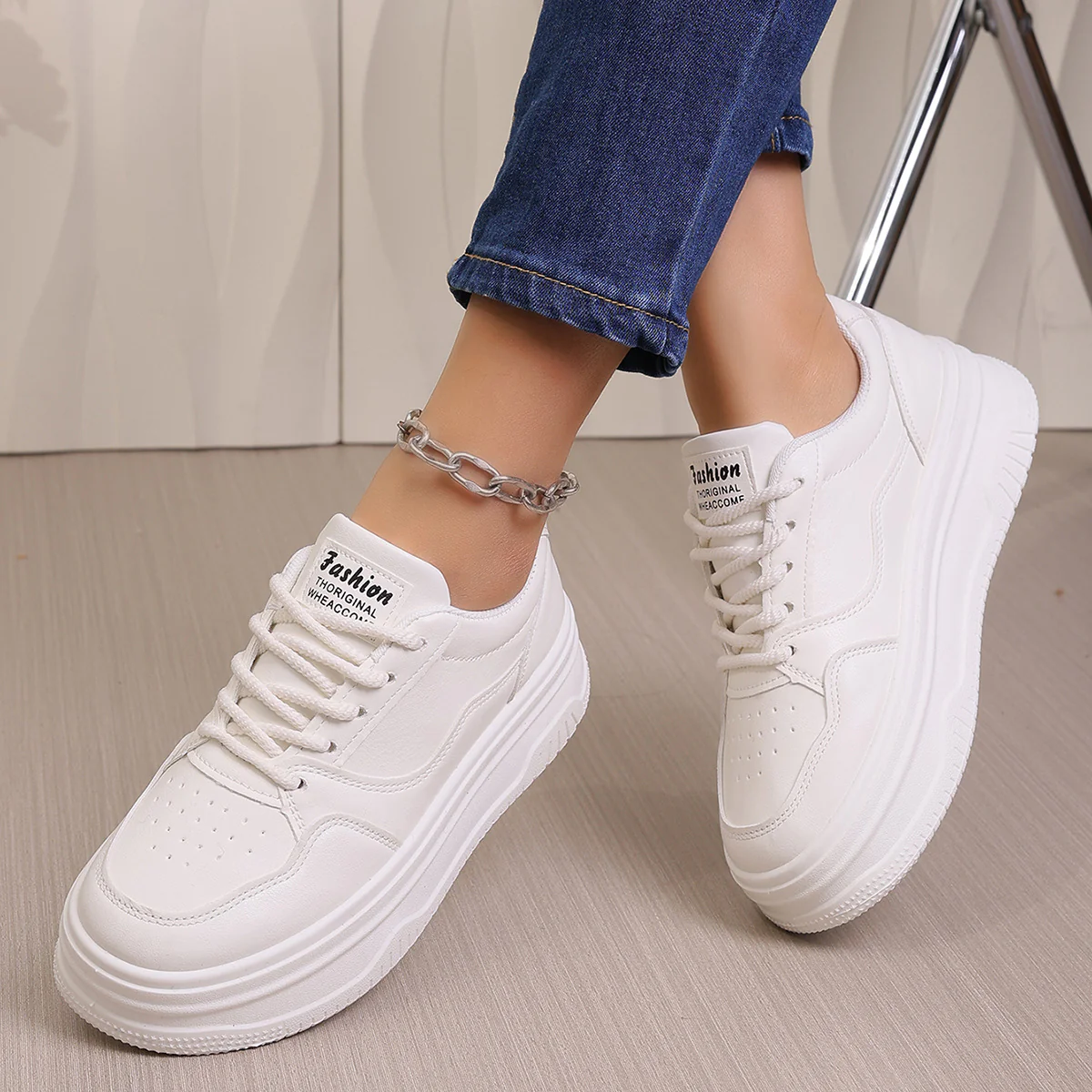 Damen Plattform-Sneaker mit sportlichem Design und trendiger Sohle Heidi Mode
