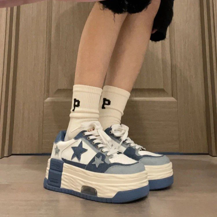 Damen Plattform-Sneaker mit verspieltem Sternen-Design und bequemer Dämpfung Heidi Mode - Image 3