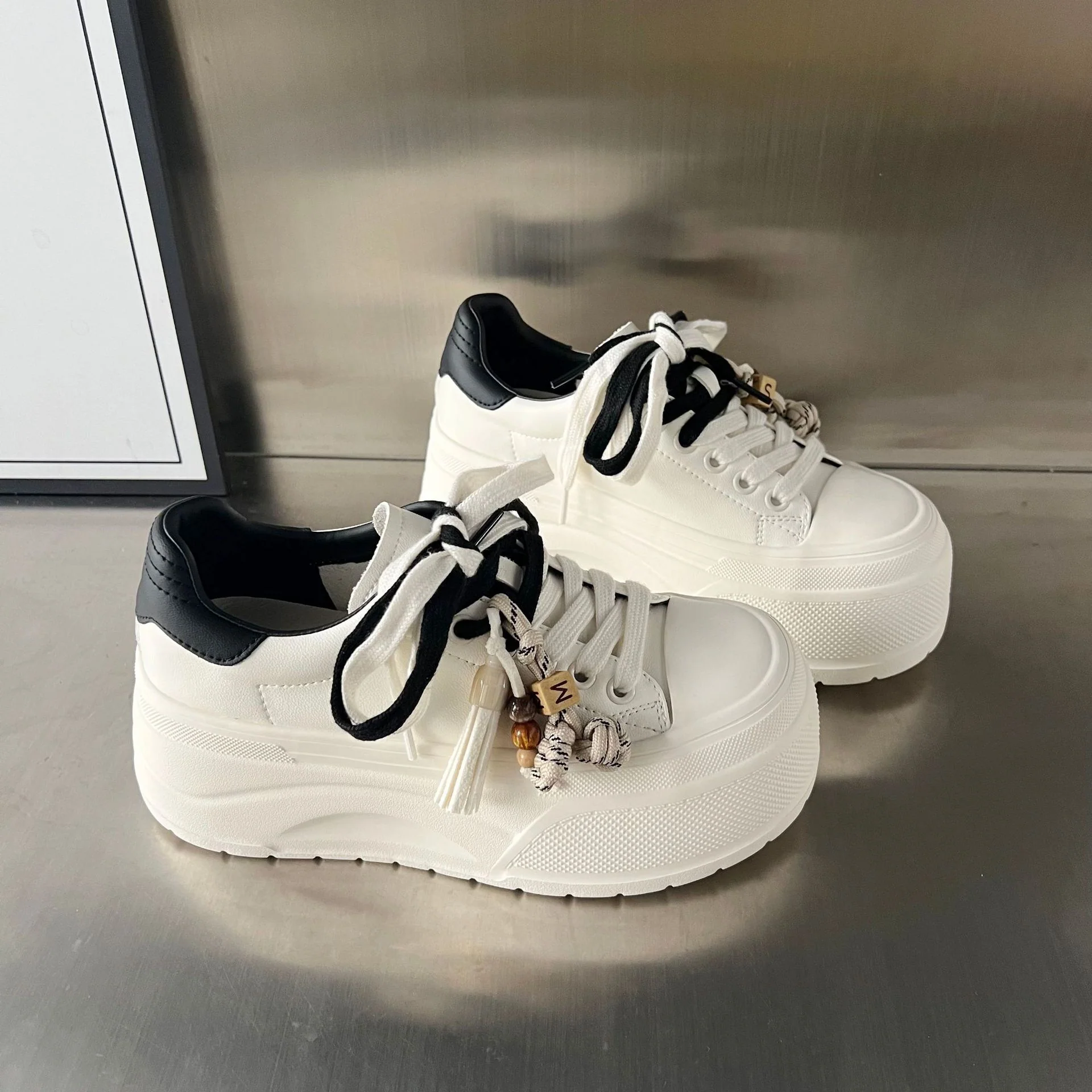 Damen Plattform Sneakers mit modischem Design und innovativem Schnürsystem Heidi Mode - Image 4