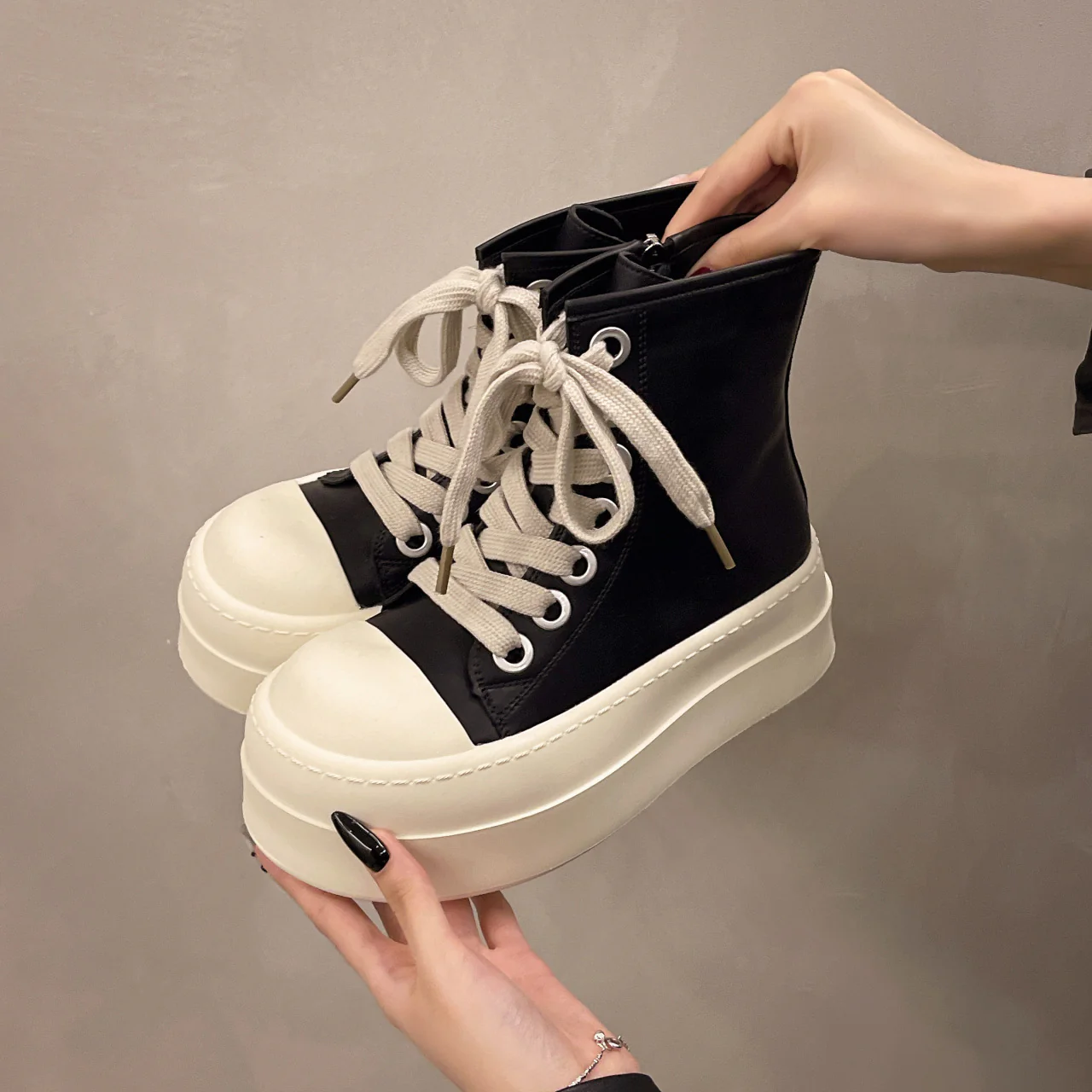 Damen Plattform Sneakers mit modischem Obermaterial und auffälligem Absatz Heidi Mode - Image 2