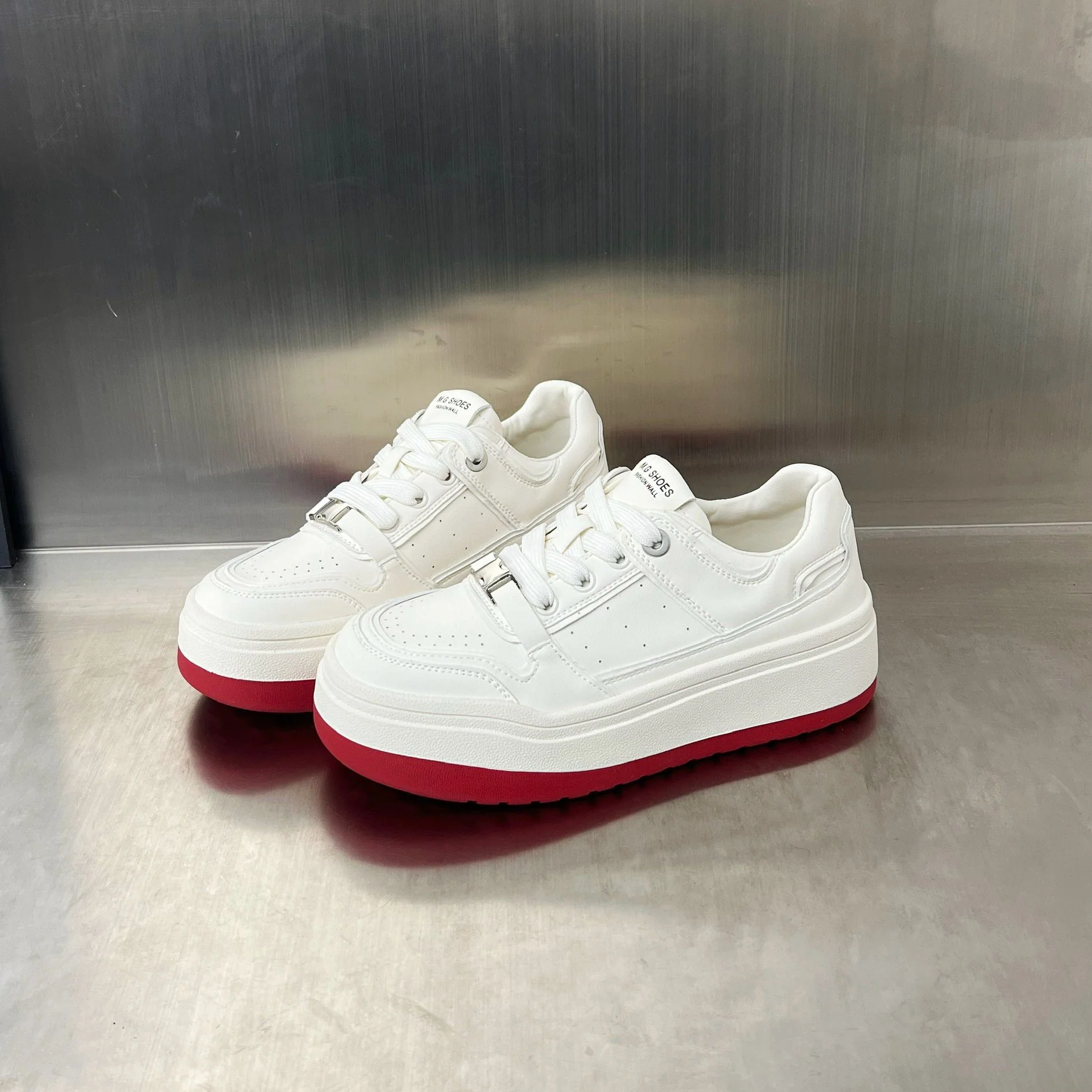 Damen Plattform Sneakers mit modischer Silhouette und innovativem Dämpfungssystem Heidi Mode - Image 6
