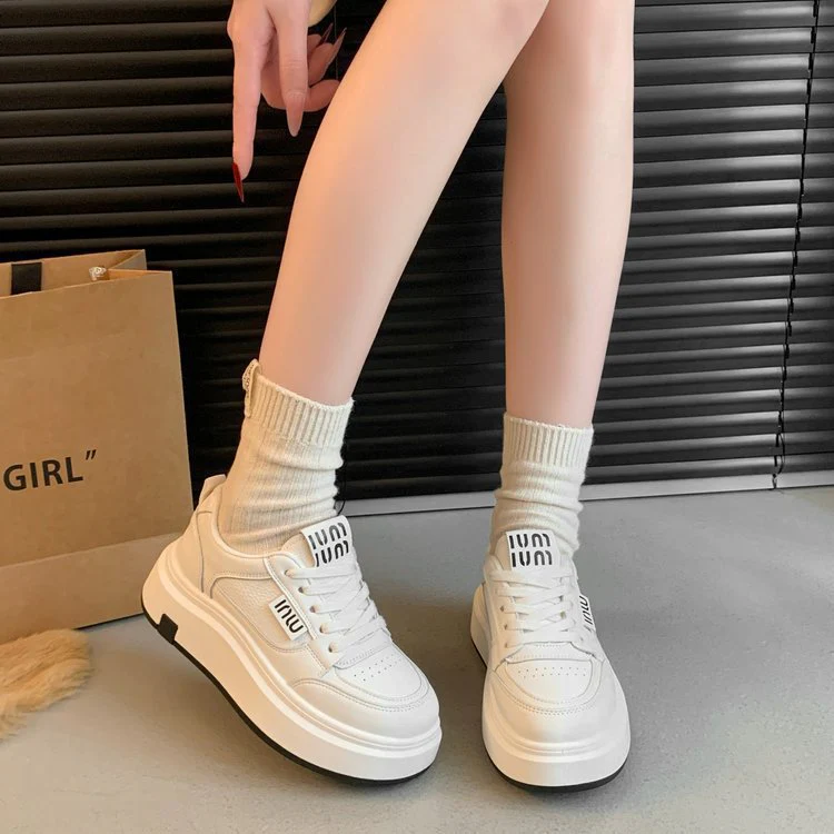Damen Plattform Sneakers mit modischer Silhouette und rutschfester Außensohle Heidi Mode - Image 3