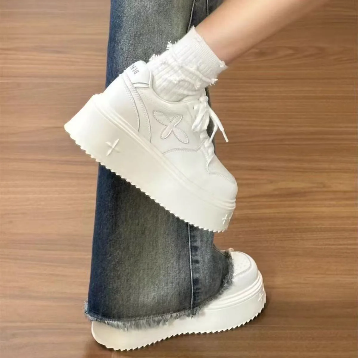 Damen Plattform Sneakers mit modischer Textur und dämpfender Sohle Heidi Mode