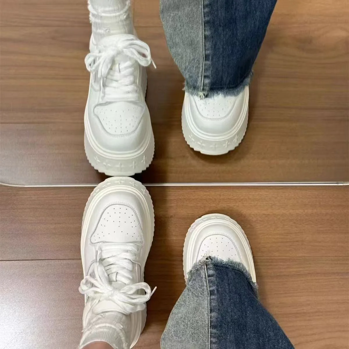 Damen Plattform Sneakers mit modischer Textur und dämpfender Sohle Heidi Mode - Image 3
