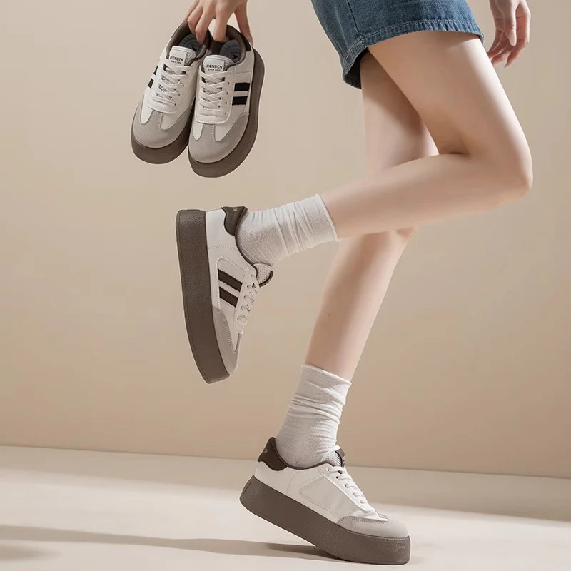 Damen Plattform Sneakers mit sportlichem Design und gepolsterter Innensohle Heidi Mode - Image 2