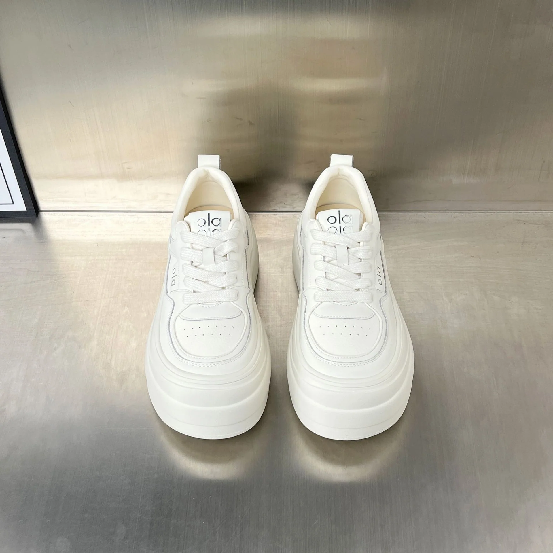 Damen Plattform Sneakers mit trendiger Silhouette und atmungsaktiver Obermaterialbeschaffenheit Heidi Mode - Image 3