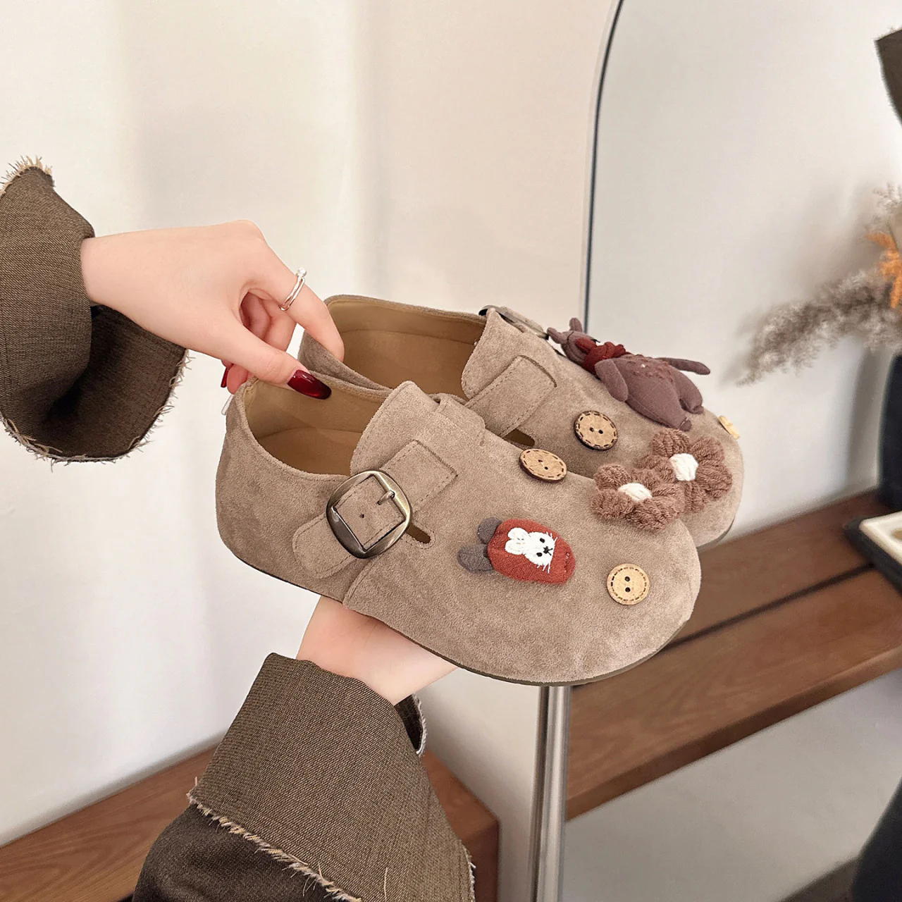 Damen Plüschige Clogs mit verspieltem Tierdesign Heidi Mode - Image 2